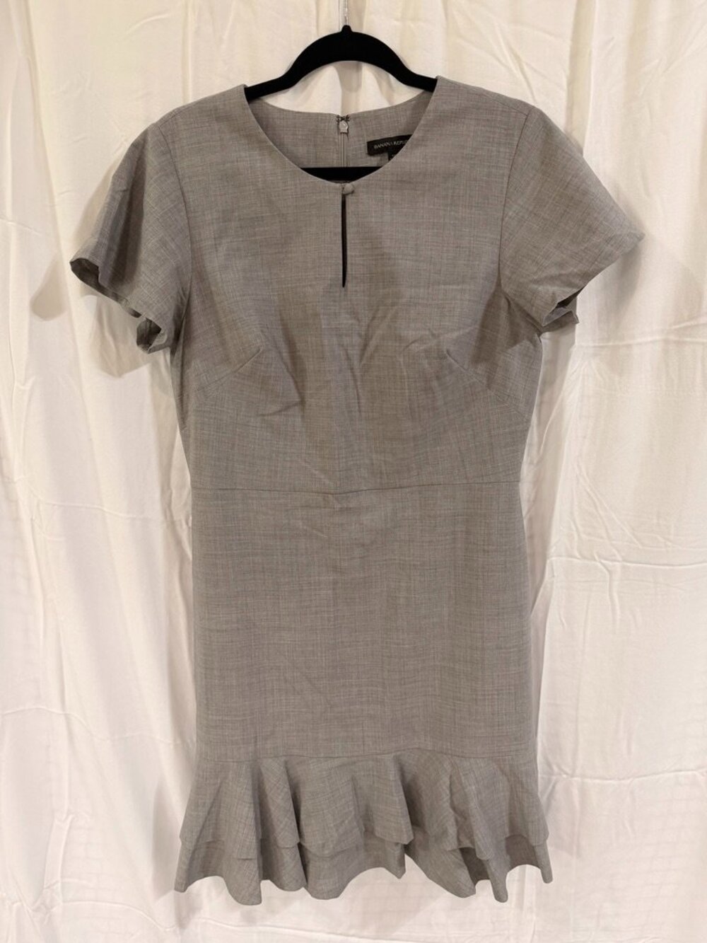 Banana Republic Gray Ruffle Hem Dress | Gray | Size 12 | Like New
